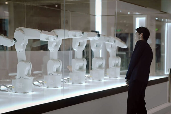 産業用ロボットがまるで生き物のように動きだす　NVIDIA「ロボット調教師」が語る共感的インタフェース