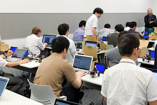 世界初のJetBotハンズオン・ワークショップ開催！Jetson Nano、Microsoft Azure、キット製品でAI自律ロボットカーの作成体験