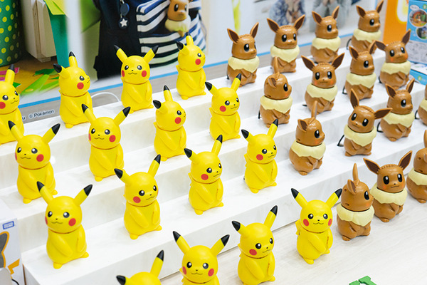 大ヒット製品「ハロピカ」に「イーブィ」版追加！家電の操作をしてくれる 「ねえ UchiPika (ウチピカ)」も発売へ　おもちゃショー