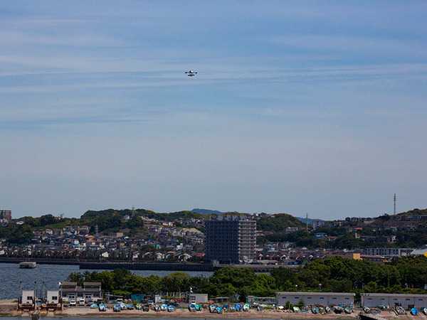 【写真レポート】東京湾「猿島」ビーチで注文した缶ビールが海を渡って楽天ドローンで届く