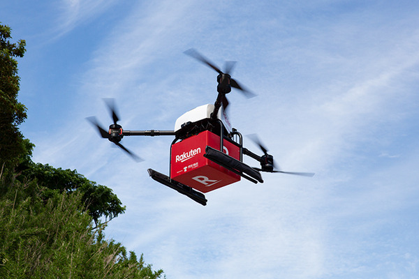 【写真レポート】東京湾「猿島」ビーチで注文した缶ビールが海を渡って楽天ドローンで届く