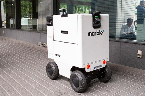 自動運搬ロボットAGV大集合！経産省が自動走行ロボットの公道走行や実用化の協議へ