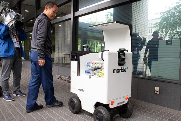 自動運搬ロボットAGV大集合！経産省が自動走行ロボットの公道走行や実用化の協議へ
