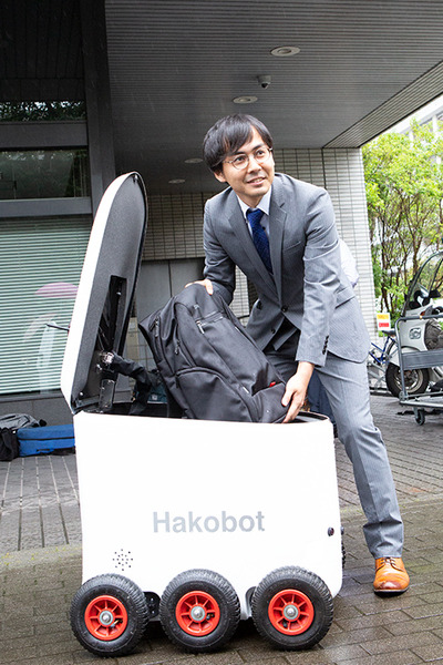 自動運搬ロボットAGV大集合！経産省が自動走行ロボットの公道走行や実用化の協議へ