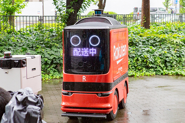 自動運搬ロボットAGV大集合！経産省が自動走行ロボットの公道走行や実用化の協議へ