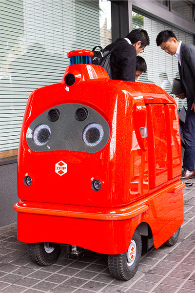 自動運搬ロボットAGV大集合！経産省が自動走行ロボットの公道走行や実用化の協議へ