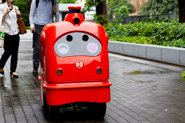 自動運搬ロボットAGV大集合！経産省が自動走行ロボットの公道走行や実用化の協議へ