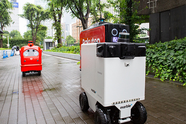 自動運搬ロボットAGV大集合！経産省が自動走行ロボットの公道走行や実用化の協議へ