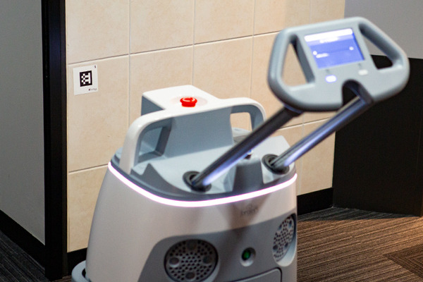 相鉄グループがAI清掃ロボットWhiz(ウィズ)を導入！本社ビルのオフィスやビジネスホテルでの活用を公開、狭い通路にも対応