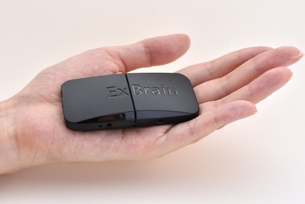 脳活動センサーとスマホアプリ「BrainMeter」発売、脳活動を手軽に測定！脳トレの川島教授と日立HTの技術を結集