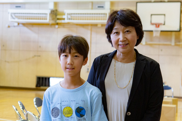 体験型プログラミング教育「動け！せんせいロボット」村田製作所が渋谷区の小学校で実施！体育館に笑顔があふれる