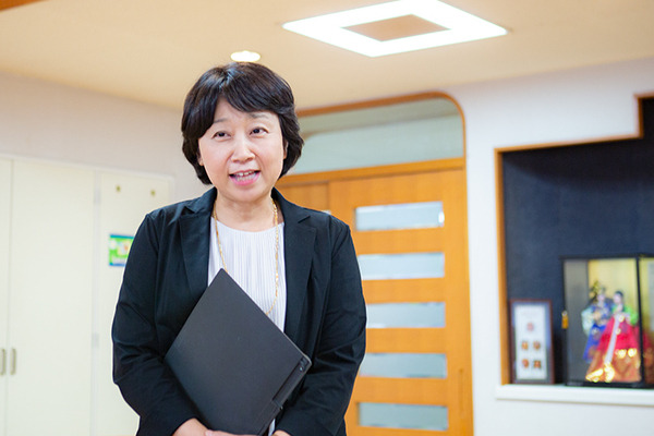 体験型プログラミング教育「動け！せんせいロボット」村田製作所が渋谷区の小学校で実施！体育館に笑顔があふれる