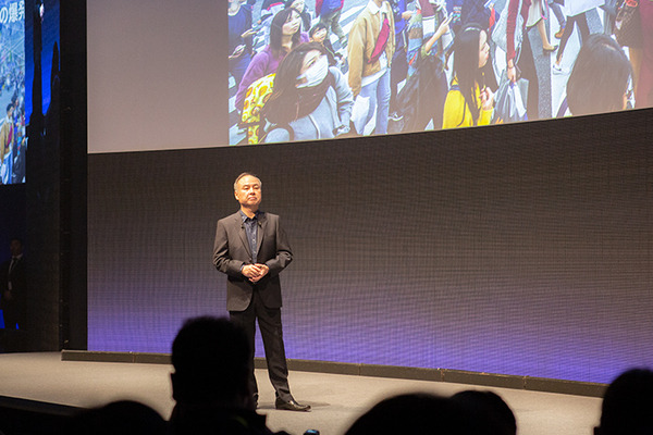「SoftBank World 2019」開幕！孫正義氏が基調講演「早く目を覚ました方がいい」推論AIのある未来社会とそのポイント