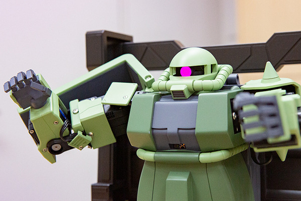 ガンダムの世界観と動くザクで楽しく学ぶSTEM教材バンダイ「ジオニックテクニクス」が奨学生を募集　新しい動画/画像も公開