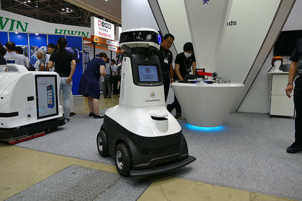 人型、警備、清掃ロボットなどを展開するクラウドマインズ社が日本に上陸　自動化・省人化ロボット展