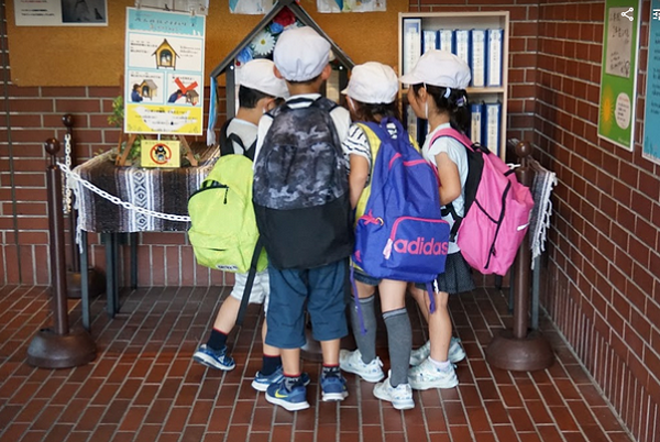 羽をパタパタ、須磨水族園のペンギン型ＡＩ解説ロボットが夏休みに帰ってくる！試験運用でわかった課題とその対策とは