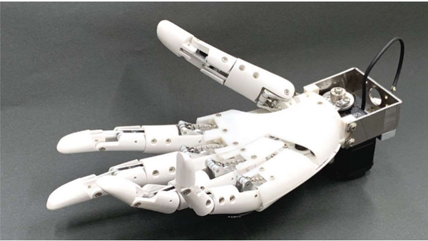 単純制御でさまざまな物をつかむ5本指ロボットハンド「F-hand」NEDOらが研究機関に無償貸与へ