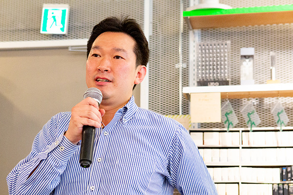 支払い/決済・認証はすべて顔パスで！四角い小型ロボット「PLEN Cube」が描く顔パスとキャッシュレス社会