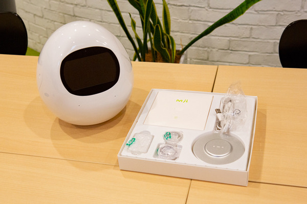 MJIの会話ロボット「タピアプレス」見守りやビデオ通話等を試してみた！離れて暮らす家族をつなぐ熊本日日新聞とのタイアップTapia