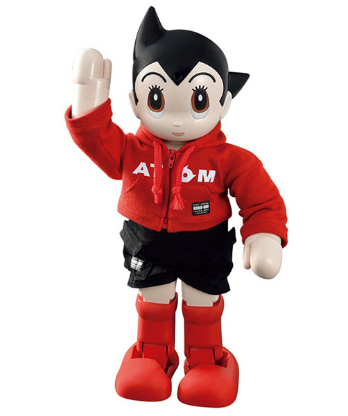 ロボユニが講談社の会話ロボット「ATOM」(鉄腕アトム)完成版と公式ウェアを販売開始　パーカー、アロハ、ブレザー、サンタ服など