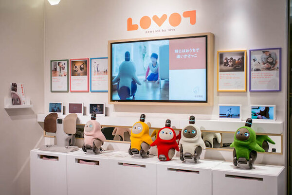 【フォトレポート】9月4日、新宿髙島屋ロボティクススタジオに「LOVOTストア」オープン！