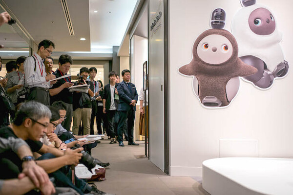 【フォトレポート】9月4日、新宿髙島屋ロボティクススタジオに「LOVOTストア」オープン！