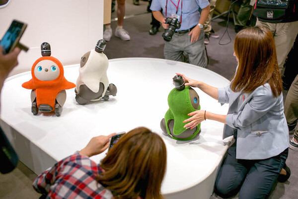 【フォトレポート】9月4日、新宿髙島屋ロボティクススタジオに「LOVOTストア」オープン！