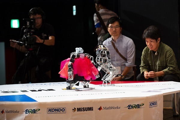 二足歩行ロボット格闘競技大会「第35回ROBO-ONE」9/28・29横浜で開催　観戦者に抽選で二足歩行ロボットが当たる