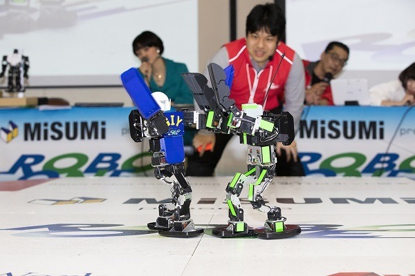 二足歩行ロボット格闘競技大会「第35回ROBO-ONE」9/28・29横浜で開催　観戦者に抽選で二足歩行ロボットが当たる