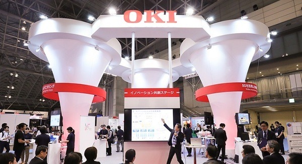 沖電気が人手不足の解消を目指すサービスロボット「AIエッジロボット」をCEATEC 2019に出展