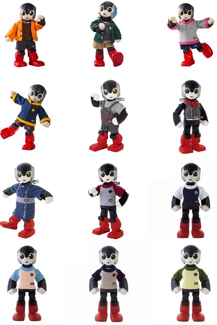 ロボユニが「ロビ2」の公式ウェア全12種類と限定カラーのニットTシャツ付きの組み立て完成品を限定販売　岩田屋本店で