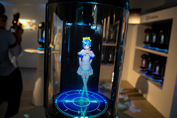 【速報】キャラクター召喚装置「Gatebox」正式発売！多数のキャラを召喚できるクリエイター参加型の「Gatebox Video」も発表