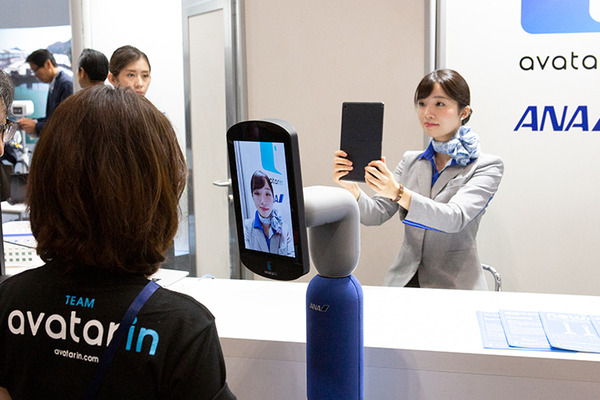 全日空HD　ANAアバターロボット「newme」(ニューミー)を発表「瞬間移動」できる社会を提案　綾瀬はるかさんが体験