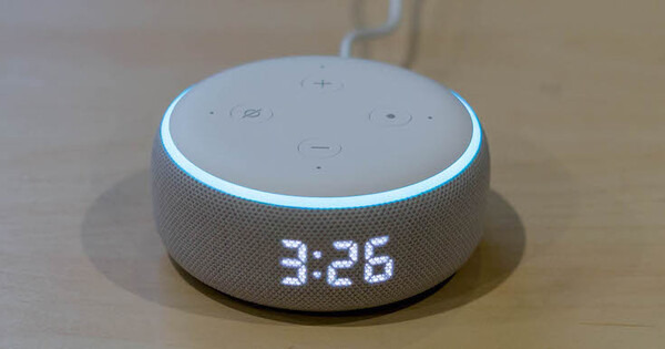 LEDディスプレイの時計表示がたまらない、新機種「Amazon Echo Dot with Clock」実機レビュー！