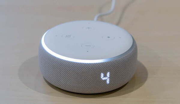 LEDディスプレイの時計表示がたまらない、新機種「Amazon Echo Dot with Clock」実機レビュー！