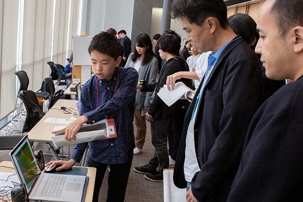 小学生が作った「未来のゴミ箱」は自律走行＆機械学習でゴミ分別　IoTセンサーで外の環境を検知！JJPC 全国小中学生プログラミング大会レポート