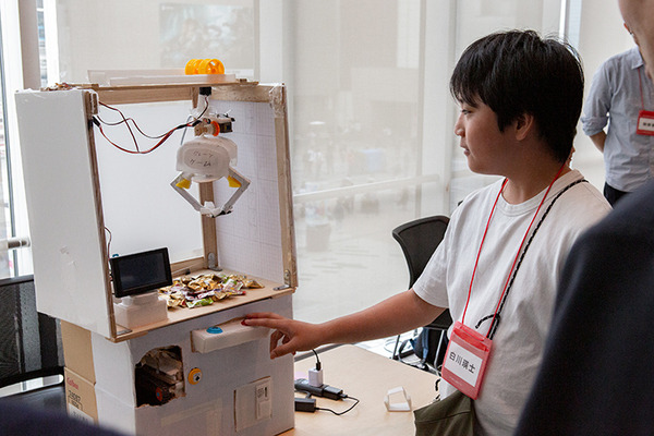 小学生が作った「未来のゴミ箱」は自律走行＆機械学習でゴミ分別　IoTセンサーで外の環境を検知！JJPC 全国小中学生プログラミング大会レポート