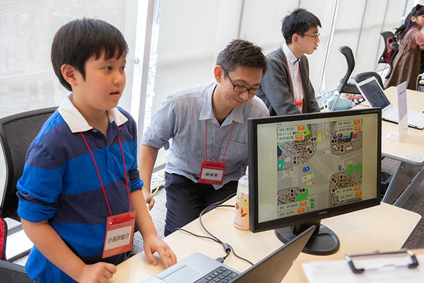 小学生が作った「未来のゴミ箱」は自律走行＆機械学習でゴミ分別　IoTセンサーで外の環境を検知！JJPC 全国小中学生プログラミング大会レポート