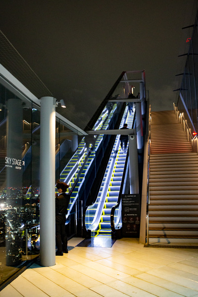 【速報】渋谷の新しい観光名所　解放感満点の「渋谷スクランブルスクエア」の屋上展望施設「渋谷スカイ」で夜景体験！知っておきたいポイントを写真で解説