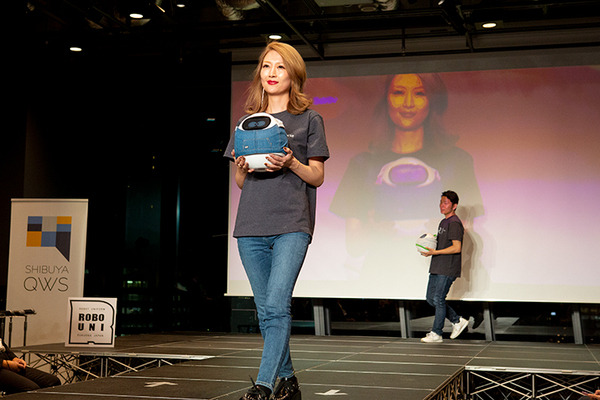 【ロボコレ2019 写真レポート(1)】20社総勢80体のロボットのファッションショー全部見せます！Sota、ATOM、Tapia、uniboなど