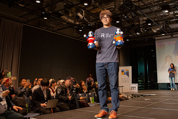 【ロボコレ2019 写真レポート(1)】20社総勢80体のロボットのファッションショー全部見せます！Sota、ATOM、Tapia、uniboなど