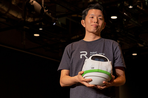 【ロボコレ2019 写真レポート(1)】20社総勢80体のロボットのファッションショー全部見せます！Sota、ATOM、Tapia、uniboなど