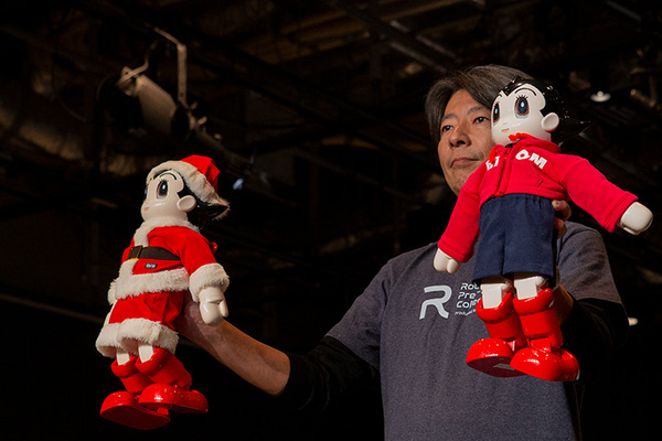 【ロボコレ2019 写真レポート(1)】20社総勢80体のロボットのファッションショー全部見せます！Sota、ATOM、Tapia、uniboなど