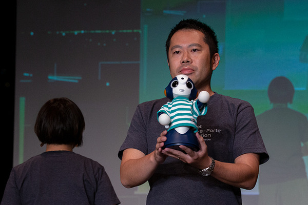 【ロボコレ2019 写真レポート(1)】20社総勢80体のロボットのファッションショー全部見せます！Sota、ATOM、Tapia、uniboなど