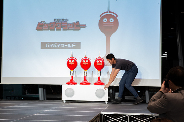 【ロボコレ2019 写真レポート(2)】サプライズゲストがランウェイに！RoBoHoN、Pepper、ビッグクラッピーなど登場