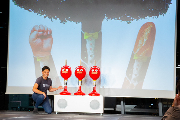 【ロボコレ2019 写真レポート(2)】サプライズゲストがランウェイに！RoBoHoN、Pepper、ビッグクラッピーなど登場