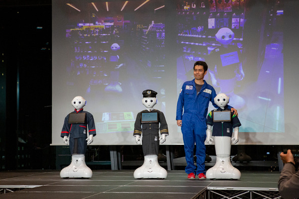 【ロボコレ2019 写真レポート(2)】サプライズゲストがランウェイに！RoBoHoN、Pepper、ビッグクラッピーなど登場