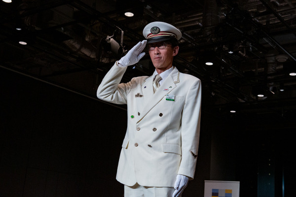 【ロボコレ2019 写真レポート(2)】サプライズゲストがランウェイに！RoBoHoN、Pepper、ビッグクラッピーなど登場