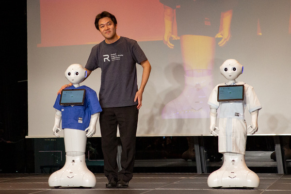 【ロボコレ2019 写真レポート(2)】サプライズゲストがランウェイに！RoBoHoN、Pepper、ビッグクラッピーなど登場