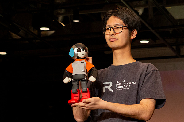 【ロボコレ2019 写真レポート(2)】サプライズゲストがランウェイに！RoBoHoN、Pepper、ビッグクラッピーなど登場
